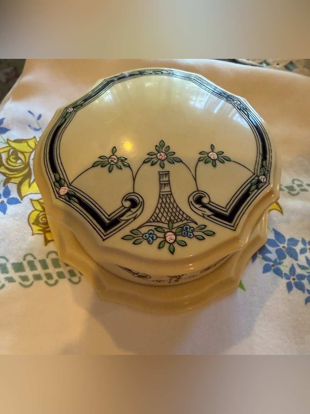 Antique 1920s DuPont Ivory Pyralin Du Barry Celluloid Trinket Dresser Box